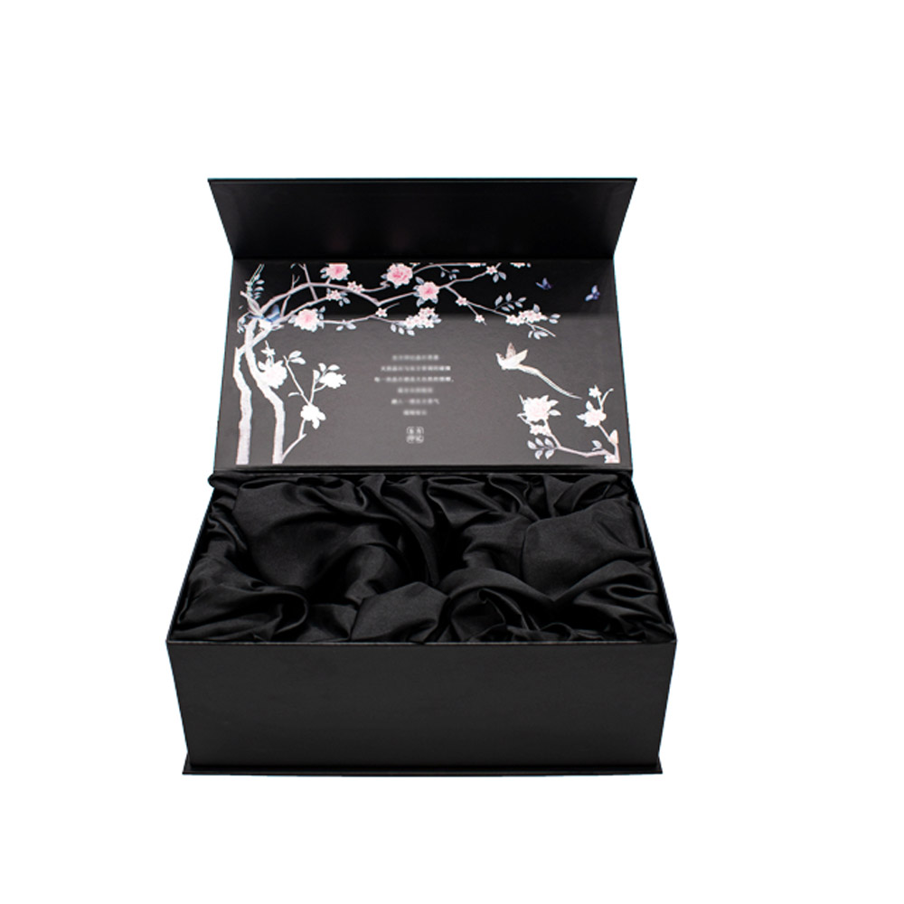 Парфюм магнитное закрытие атлас выстроились жесткий упаковка коробки 4 Perfume Magnetic Closure Satin Lined Rigid Packaging Boxes